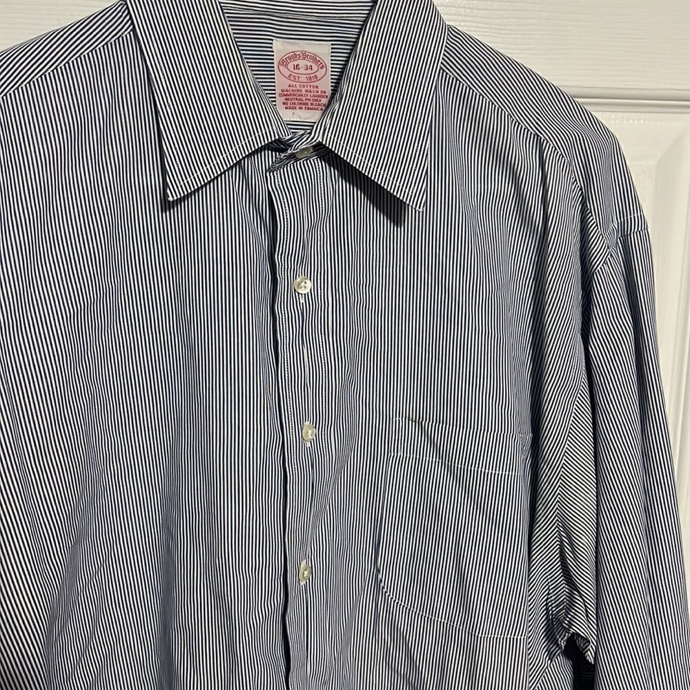 🔥🔥BROOKS BROTHERS Blue/White Pinstriped Button Down Shirt‎ - Men Sz 16-34 (L) - Picture 2 of 8